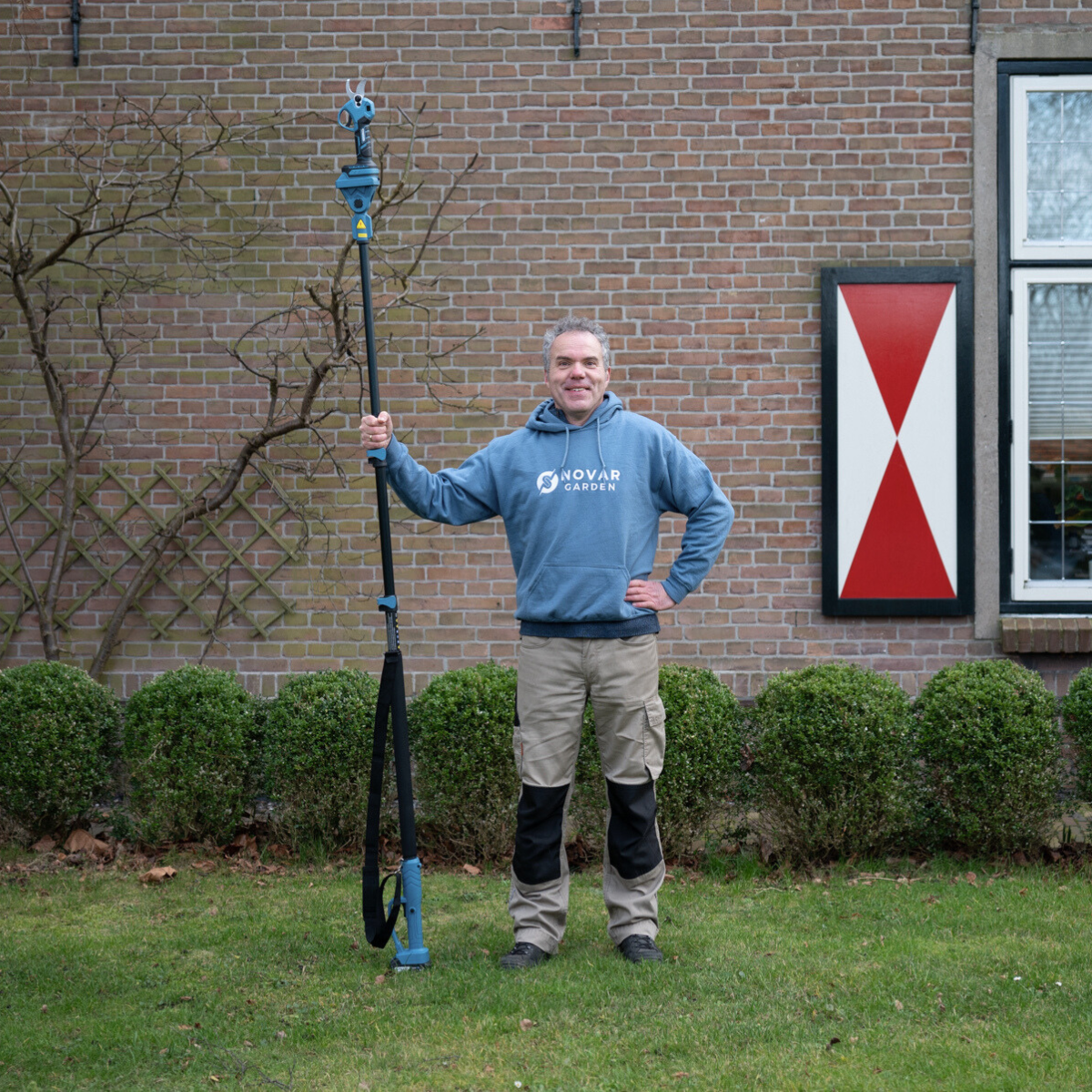 NovarGarden® Teleskop-Gartenstiel NG2 - inkl. Schulterriemen