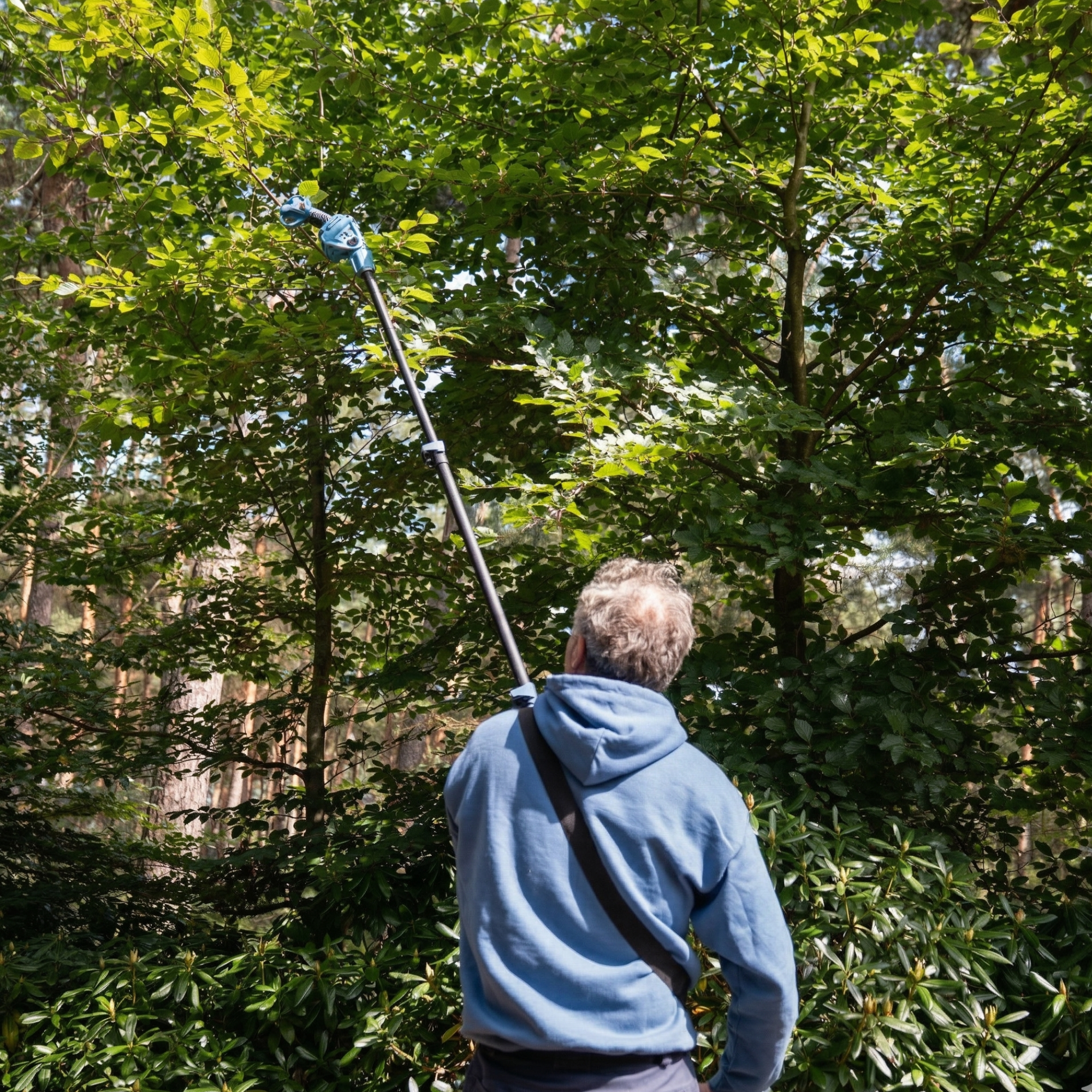 Taillez en toute sécurité en hauteur avec le Pack de Taille Télescopique